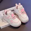 Zapatos Infantiles Nuevos de Dibujos Animados para Primavera y Otoño Zapatos Deportivos para Correr para Estudiantes de Primaria Niños Niñas Malla Versátiles Zapatos de Papá Tenis
