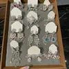 Pendientes de Perla de Diamante de Aguja Plateada Super Brillantes Europeos y Americanos Diseño de Nicho Pendientes Exquisitos Lujo Accesible Pendientes Elegantes de Gama Alta