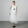 Vestido Pulôver Branco de Malha Fofa Sem Mangas para Mulheres, Novo Estilo Primavera Cedo 2026, Vestido Regata Versátil de Alta Qualidade