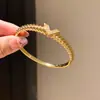 Pulsera de Oro Real de 18K Electrochapado con Cierre de Letra de Circonita, Pulsera Versátil Simple y de Moda, Sensación de Lujo Ligero y de Alta Gama, Joyería para Mujer