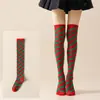 Calcetines Rojos de Navidad de Nuevo Estilo Transfronterizos para Mujer hasta la Rodilla con Rayas Diagonales, Tubo Largo, Europeos y Americanos, para Fiesta, Piernas Bonitas hasta el Muslo, por Encima de la Rodilla