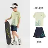 Conjunto de Camiseta com Proteção Solar para Meninos Duoduo para o Verão com Shorts Frescos Conjunto de Duas Peças Roupas Esportivas para Corrida e Treinamento Infantil Tendência