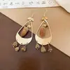 Pendientes Redondos de Flor de Resina Acrílica Incrustados con Diamantes y Aguja de Plata Pendientes de Estilo Étnico Retro Pendientes de Diseño Nicho para Mujeres