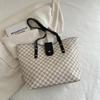 Bolso de Textura de Alta Gama para Mujer 2025 Nueva Moda Retro Gran Capacidad Versátil Trabajo Viajero Hombro Tote