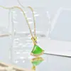 Popular Collar de Falda Pequeña con Piedra Ojo de Gato Coreana para Mujer, Estilo de Moda Simple y Super Hada, Acero de Titanio Exquisito, Mismo Estilo que el Popular Clavicular