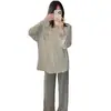 Nueva colección de otoño: Conjunto de loungewear holgado, pijama cómodo para mujer, con un estilo relajado, color liso, mangas largas y cuello redondo con rayas