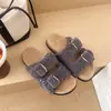 Zapatillas peludas de moda con doble tira para mujer, nuevo estilo otoño e invierno 2026, zapatillas de algodón sin cordones con plataforma de suela gruesa para aumentar la altura