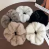 Scrunchie de Pelúcia Outono e Inverno para Mulheres, Elástico de Cabelo Estilo Coreano de Alta Qualidade, Corda de Cabelo para Rabo de Cavalo Alto, Conjunto de Flor de Cabelo com Elástico de Alta Qualidade e Couro