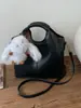 Bolso de Cubo de Mano de Moda para Mujer 2025 Otoño e Invierno Nuevo Estilo Bolso de Hombro Simple y de Alta Gama Bolso Cruzado para Viajes al Trabajo Venta al por Mayor