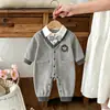 Enterizo de Bebé Caballero Dos en Uno de Espiga con Pajarita y Insignia de Oso, Atuendo Formal para un Año, Traje de Gateo para Salidas de Bebé