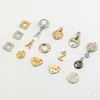 Letreros Metálicos con Letras Personalizadas para Ropa y Equipaje del Fabricante, Pequeños Letreros Decorativos de Aleación de Zinc, Letreros Metálicos con Letras Personalizadas