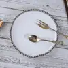 Plato de Cerámica Estilo Europeo con Perlas y Artesanía, Adecuado para Hoteles, Clubes y Uso Doméstico, Té de la Tarde y Platos Gourmet, con Pequeñas Imperfecciones en la Presentación