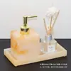 Kit de artículos de tocador de baño europeo para hotel Baño de habitación modelo Adornos de baño Botella de desinfectante de manos Botella de loción Juego de bandeja