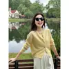 Jaqueta Cardigan de Tricô Amarela de Manga Longa Feminina 2025 Primavera e Verão Nova de Alto Padrão com Temperamento Casual Emagrecedor Tricô Top