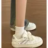 Nuevos Zapatos de Lona Blancos Otoño 2026 de Moda Versátiles con Estrellas de Lona con Cordones Estilo Estudiante para Mujer Casual Zapatos de Tabla