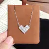Diseño en Forma de Corazón con Circonita y Incrustación Completa de Diamante, Delicada Cadena para Clavícula en Forma de Corazón, Joyería Exquisita de Lujo Ligero para el Día a Día, Joyería Exquisita Transfronteriza Europea y Americana