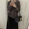 Tiro real 26 Otoño Nuevo Coreano Dongdaemun Ropa de Mujer Estilo Perezoso Rayado Retro Camiseta de Manga Larga Redonda Suelta