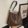 Bolsa Tote Transfronteiriça Nova Moda Estilosa para o Dia a Dia Grande Capacidade para Mulheres, Bolsa de Ombro Simples Versátil