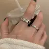 Anillo de circonita cruzada de alta calidad con diseño de nicho para mujer, ligero, lujoso y delicado, abierto.
