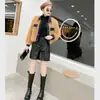 9258 Daaimaiyiyuan 2025 Primavera Nova Jaqueta Curta Jeans Patchwork Gola Lapela Manga Longa Shorts de Couro Moda Feminina
