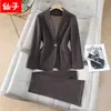 Comercio exterior transfronterizo al por mayor 2026 otoño e invierno chaqueta blazer de manga larga para mujer, pantalones acampanados, traje casual profesional, estilo vintage