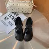 Nuevos Zapatos de Verano 2026 Estilo Sandalias de Punta Cerrada con Boca Baja Hueca Sandalias Mary Jane Francesas Negras para Mujer Suela Plana Punta Dividida