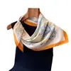 Lenço Quadrado de Seda Falsa Estampado Estilo Equestre de Luxo Leve Lenço de Pescoço com Toque de Alto Padrão Lenço Quadrado Pequeno para Amarrar Lenço de Cabeça Lenço de Seda Lenço