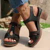 Nuevos estilos de verano de sandalias para mujer europeas y americanas, sandalias de tacón alto con tiras peep-toe de tacón grueso estilo coreano, disponibles para exportación