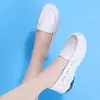 Suministrados directamente por el fabricante, zapatos de enfermera calados para mujer, alta elasticidad, ensanchados, con gran amortiguación, no fatigan, absorben impactos, zapatos de trabajo blancos para personal médico