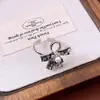 Anillo Abierto Flor de Zirconia y Perla Transfronterizo, Exquisito y de Nicho, Anillo Versátil para Dedo Índice, Lujo Ligero, Sensación de Alta Gama, Elegante Accesorio para la Mano
