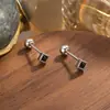 Brincos de Tarraxa Quadrados Pequenos de Diamante Zircônia Simples Novo Estilo para Mulheres, Brincos de Luxo com Design Único de Rosca, Modernos