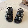 Sandálias Casuais de Moda Abertas para Meninas Verão 2026 Novas Sandálias Confortáveis com Solado Macio Sandálias Antiderrapantes Birkenstock para Meninos