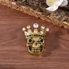 Broche Caveira Cravejado com Diamantes Europeu e Americano Mais Vendido Joias Personalizadas de Halloween Broche de Liga Retro Fabricante de Joias Atacado