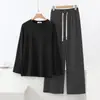 Nova Coleção Outono/Inverno 2026: Camiseta de Manga Longa com Gola Redonda e Listras Pretas e Brancas, Casual com Caimento Ajustado que Emagrece, Para o Dia a Dia e Deslocamento, Calça Reta de Pernas Largas