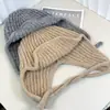 Chapéu de Lã com Cadarço de Cor Sólida e Proteção para Orelhas Chapéu Voador Feminino Versátil Outono e Inverno Quente Chapéu Lei Feng para Mostrar o Rosto Tendência