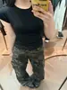 Camiseta Rosa Frambuesa Estilo Coreano con Cuello en U y Mangas Medias para Mujer, Nuevo Diseño Verano 2026, Top Corto Ajustado de Nicho