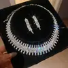Aretes y collar de dos piezas con colgante de flor y gota de agua incrustados con diamantes, cadena para la clavícula de moda y exquisita, joyería de lujo ligero y de alta gama para mujer