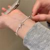 Corea del Sur Pulsera Minimalista de Cadena de Hueso de Serpiente con Lazo para Mujer Lujo Ligero Nicho Delicado de Alta Gama Estilo Cool Nueva Moda