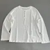 Camiseta Solta Casual Versátil Gola Redonda Manga Longa com Toque de Cânhamo Algodão Barra Desfiada Botão para Mulheres, Novo Estilo Primavera e Outono