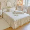 Lençol de baixo com elástico acolchoado estilo princesa e saia de cama 2 em 1, novo modelo 2025, adequado para todas as estações, capa à prova de poeira, design de saia de cama para ocultar imperfeições