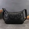 Bolsa Transversal de Ombro Único Feminina Modelo Novo 2026, Couro Macio Gravado, Bolsa para Mãe de Meia-Idade e Idosa, Bolsa de Braço Casual Retro para o Dia a Dia