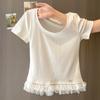 Foto Real de Camiseta de Algodón de Manga Corta para Mujer, Verano Ajustada Estilo Coreano con Adorno de Encaje en el Dobladillo, Cuello en U, Hombro Normal Manga Media