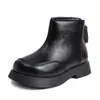 Botas Infantis Outono e Inverno Novas 2025 Botas Infantis Botas Curtas de Veludo para Meninas Sapatos Estilo Britânico Modernos e Versáteis