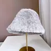 Gorro de Pescador Tejido de Felpa con Líneas Irregulares para Mujer, Invierno, Versátil, Casual, Cálido, Gorro Tipo Cubeta, Gorro Cálido para Exteriores con Protección para los Oídos