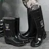 Botas de lluvia para hombre, estilos de caña alta y media, botas de goma de invierno, cubrebotas antideslizantes, zapatos impermeables forrados y engrosados para hombre, botas de lluvia duraderas