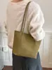 Elegante bolsa de balde com padrão trançado para mulheres, novo modelo 2026, grande capacidade, bolsa de mão fashion, bolsa versátil para o dia a dia.