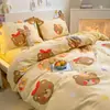 Nuevo juego de ropa de cama de cuatro piezas engrosado activo cepillado con chorro de agua con funda de edredón, sábana plana y sábana ajustable para dormitorios de estudiantes y uso doméstico