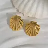 Pendientes de Acero Inoxidable con Forma de Concha y Aguja Plateada Estilo Vacaciones en el Océano Personalizados Pendientes Simples Europeos y Americanos de Nicho Elegantes de Alta Gama para Mujer