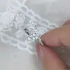Anel Cruzado Oito Corações e Oito Flechas de Diamante Moissanite para Mulheres, Anel de Casamento com Braço Torcido Cruzado de Um Quilate, Anel de Grupo Banhado a Ouro Branco