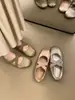 Chegada Nova Primavera 2026 Bico Redondo Tira Cruzada Baixo Aumento Oculto Sapatilhas Estilo Noite Combinando com Saias Sapatos de Trabalho